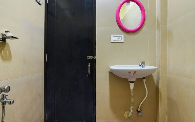 OYO 40717 Sai Priya Residency