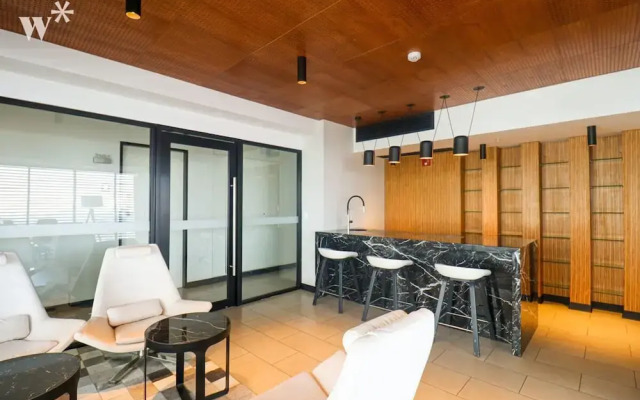 w Beautiful 2BR in San Isidro