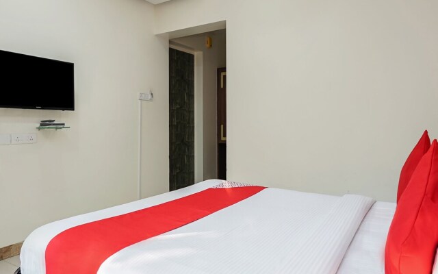 OYO Flagship 23096 Laxmi Residency