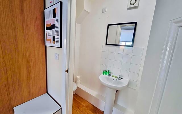 Potteries Suite by Kasar Stays