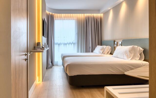 Holiday Inn Express Madrid Airport by IHG