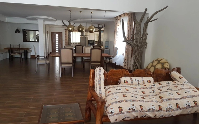 Queens Chateau Boutique Villa
