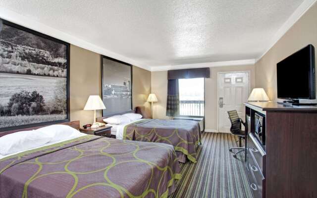 Super 8 by Wyndham Knoxville East