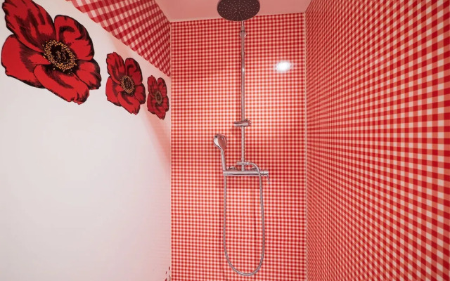 Yourtissimo - La Maison Rouge