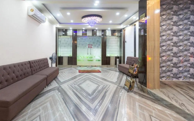 Hotel Holiday Royal by OYO Rooms
