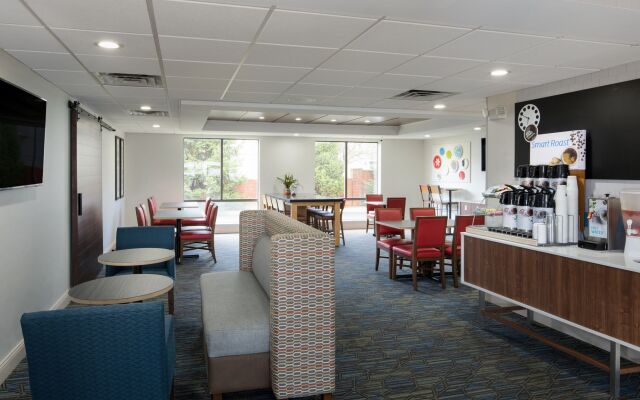 Holiday Inn Express Louisville Northeast by IHG