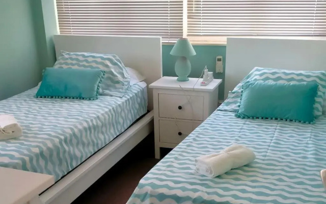 Best location 2 bed2 bath w/lift in town! (Kosher)