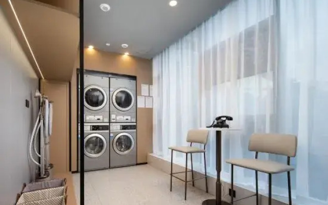 Atour Hotel Jiaxing Haiyan Economic Development Zone