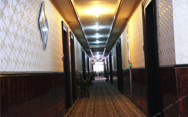 Jin Port Hotel