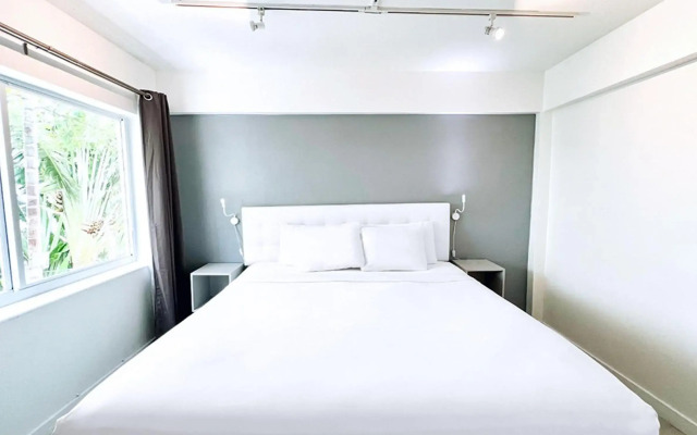 North Beach Hotel