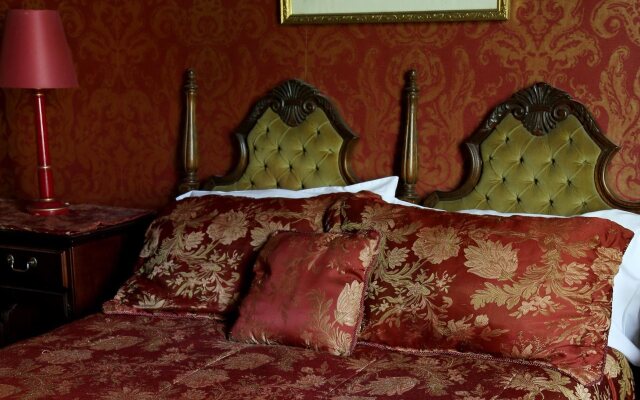 Shakespeare Hotel Surry Hills