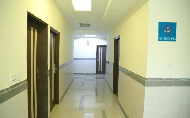 OYO Rooms Paras down Town Mall