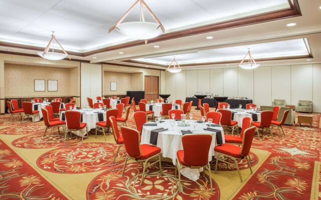 Crowne Plaza Milwaukee West