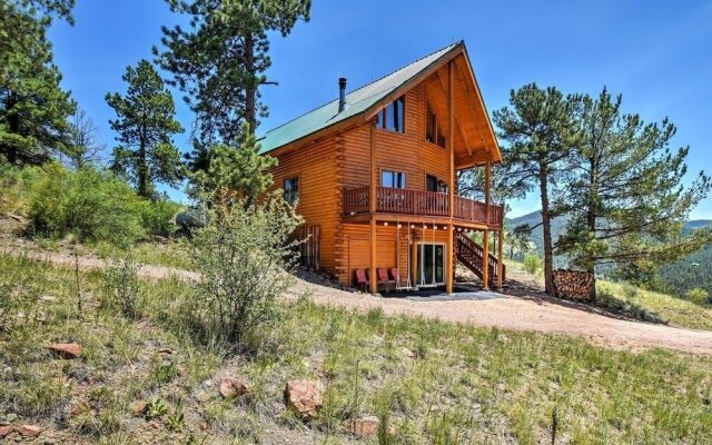 Secluded W/ Game Room & Huge Wraparound Deck 3 Bedroom Cabin