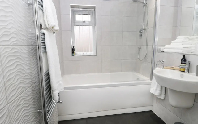 The Office Gardens, Apartment 1