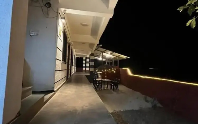 Crown hotel