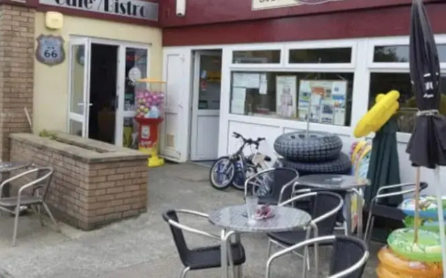 Inviting 2-bed Chalet in Caernarfon