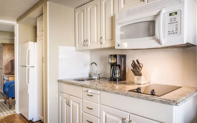 Club Wyndham Inn on Long Wharf