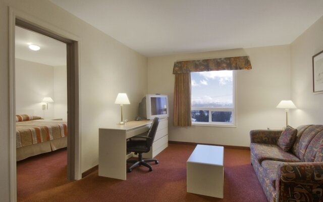 Super 8 Yellowknife