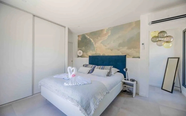 Villa contemporaine piscine chauffée