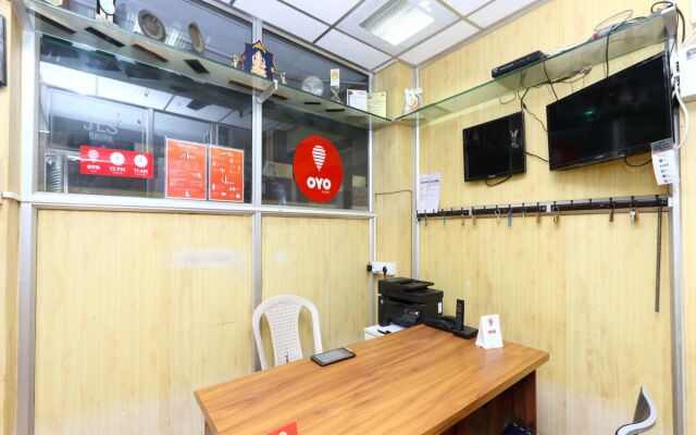 OYO 3860 Apartment JLS Gruha