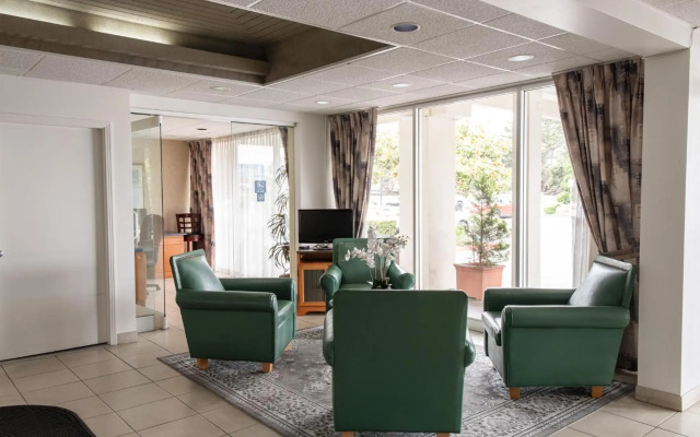Travelodge by Wyndham Monterey Bay