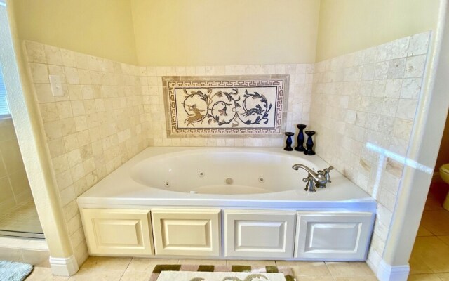 1 Driftwood 4 Bedroom Home by Redawning