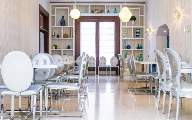Dorchester Miami Beach Hotel & Suites