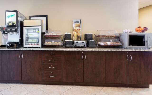 Microtel Inn & Suites by Wyndham Macon