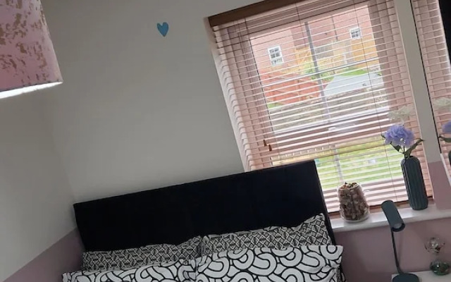 Inviting 1-bed House in Wolverhampton