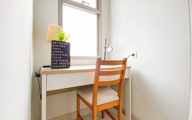 Modern Look and Restful Studio Apartment Springwood Residence Tangerang