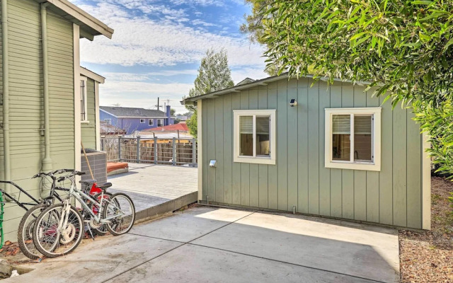 Ideally Located Oakland Home w/ Private Yard!