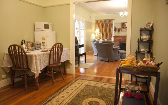 Rosella Cottage