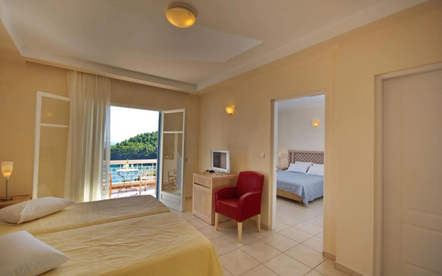 Alonissos Beach Bungalows & Suites Hotel