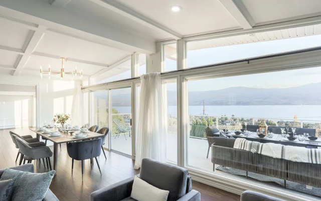 Stunning Views of the Okanagan Lake