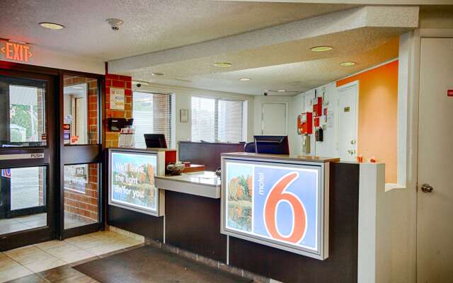Motel 6 Albany, NY