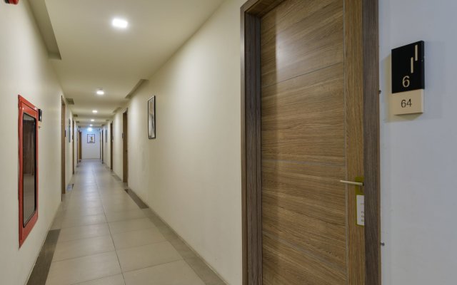 Ten Ekamai Suites Serviced Apartment