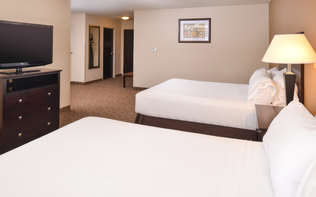 Holiday Inn Express & Suites Wheeling by IHG