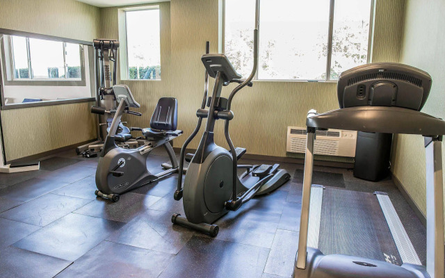 Comfort Inn & Suites Butler