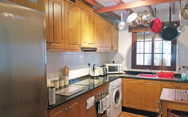 Three Double Bedroom Townhouse in Lovely Village