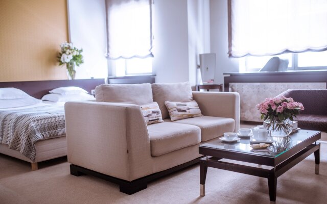 Townhouse27 Hotel