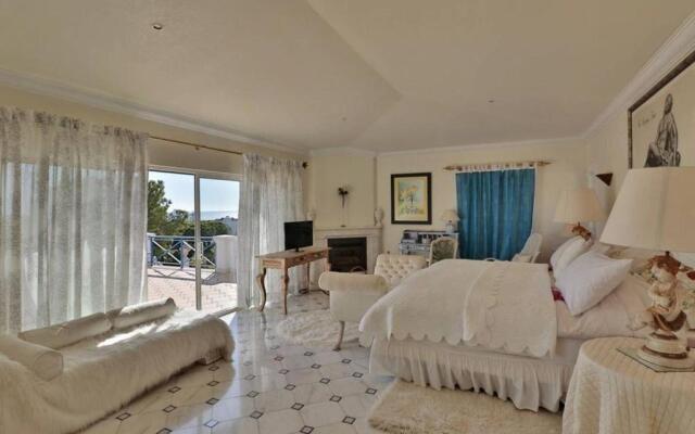 Villa Vale Do Lobo 409 Beautiful 5br with Heated Pool Short Walk To Praca