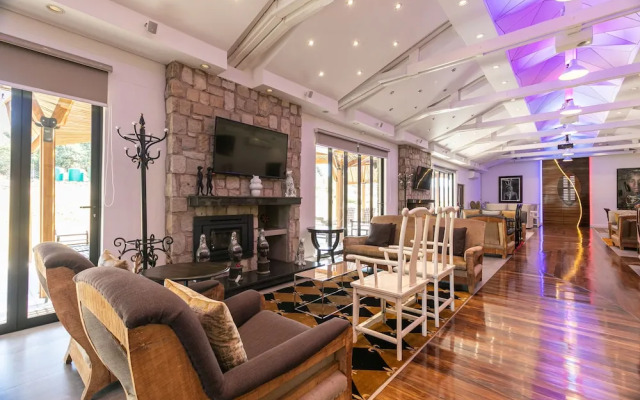 Bali and Eva Midlands