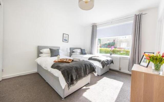 Hls Ashgrove Apartment