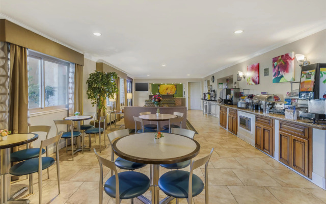 Best Western Plus Pleasanton Inn