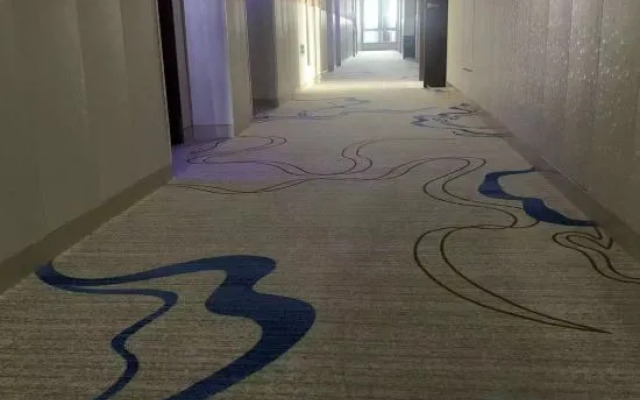 Hengba Hotel Chain (Shaoxing Jinghu Resort Olympic Sports Center)