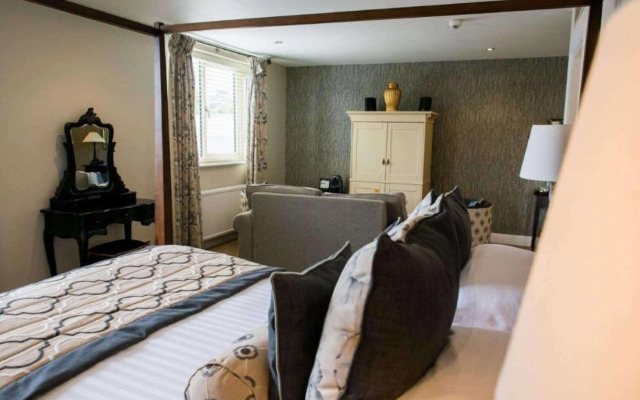 WorldHotels Distinctive Woughton House Hotel
