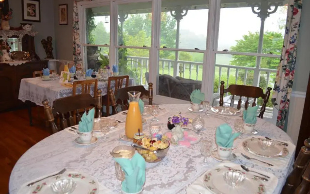 Blue Mountain Mist Country Inn & Spa