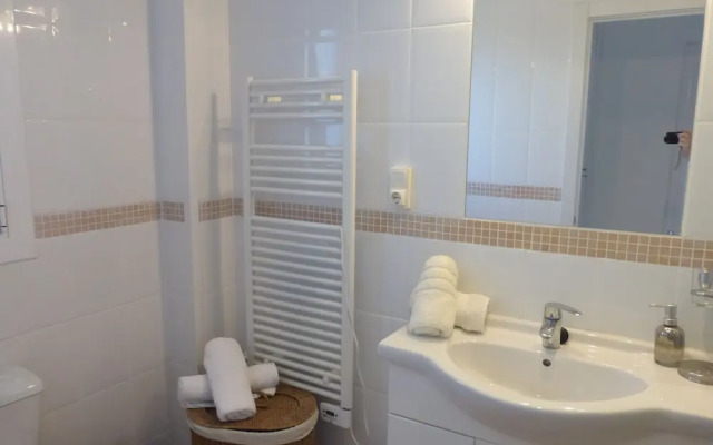 Nice 2 Bedroom Apartment