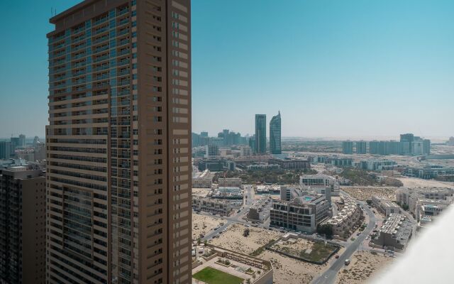 Luxury studio with balcony in Dubai